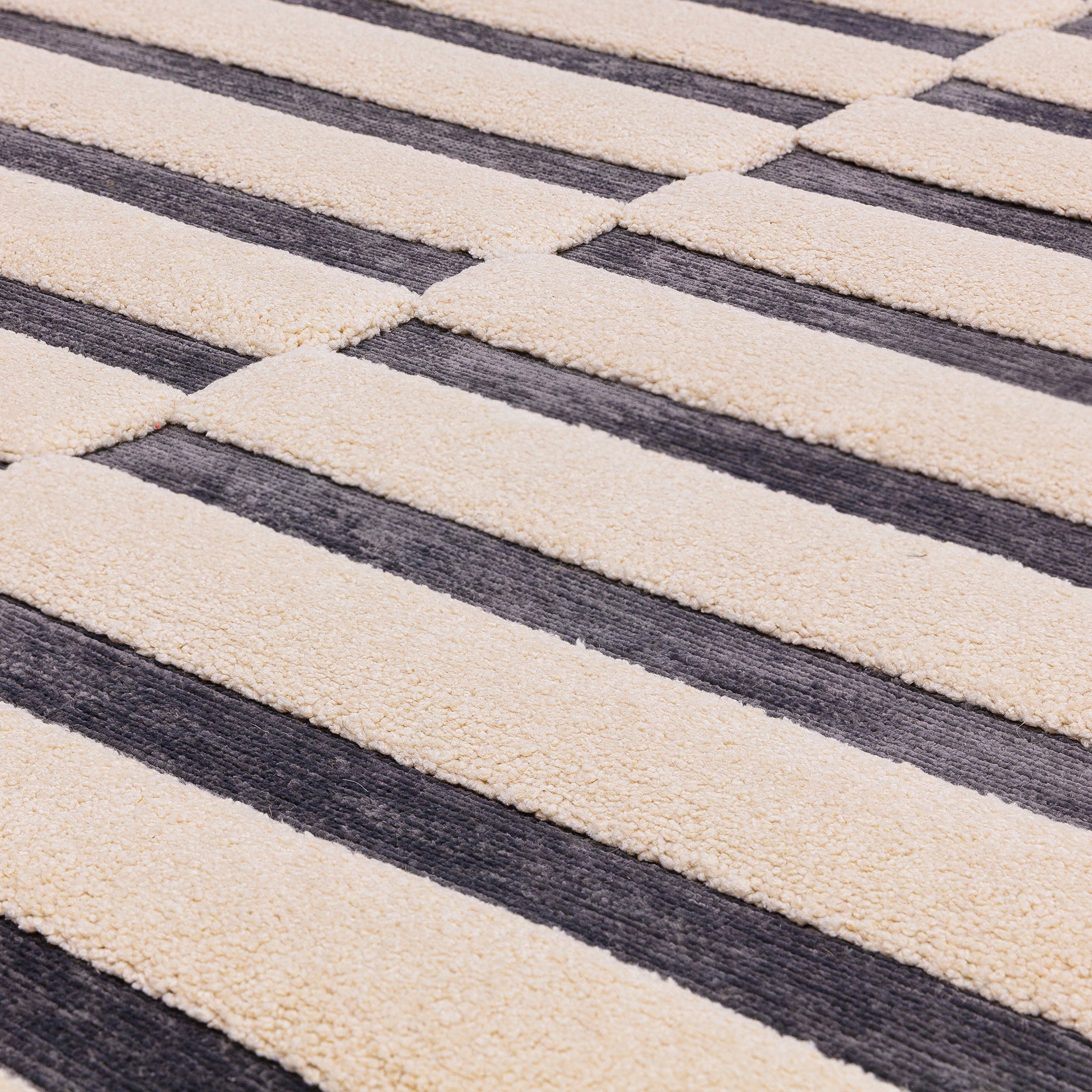 Valley Build Rug - Charcoal & Ivory