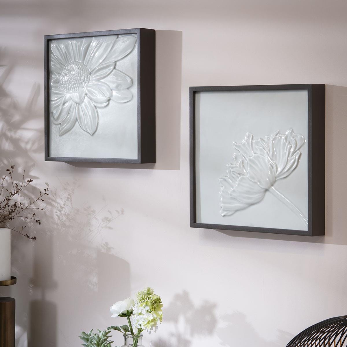 2-Piece Porcelain Flower Framed Wall Artwork Set White 36x36cm
