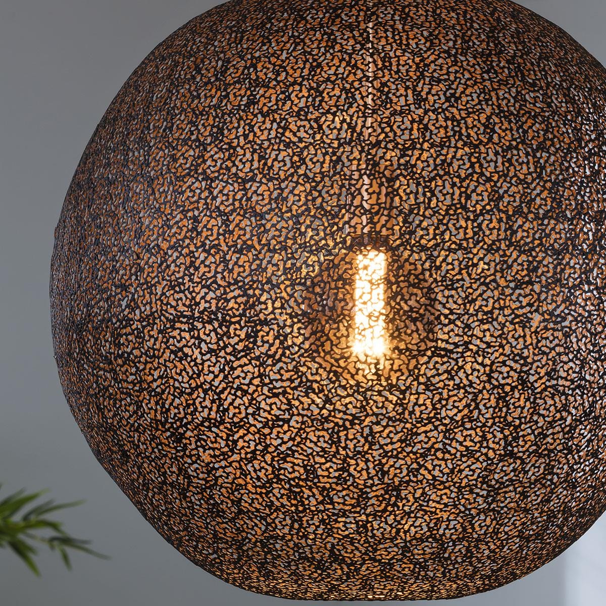 Mesh Pendant Light Sphere Fitting - Black Metal - Dimmable Bulb Included