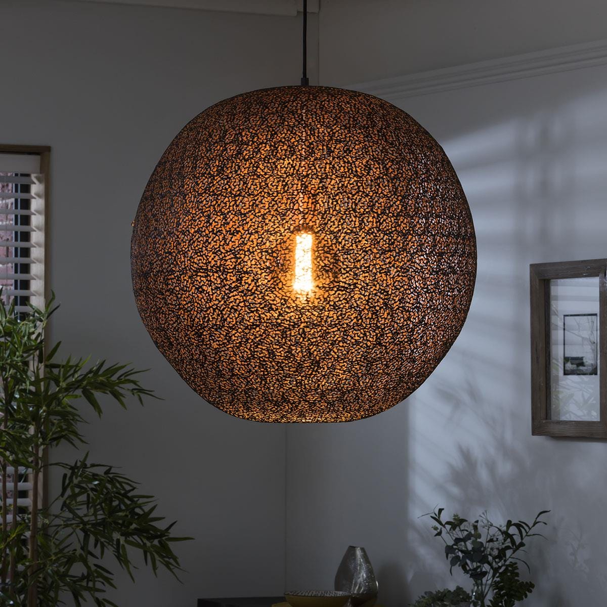 Mesh Pendant Light Sphere Fitting - Black Metal - Dimmable Bulb Included
