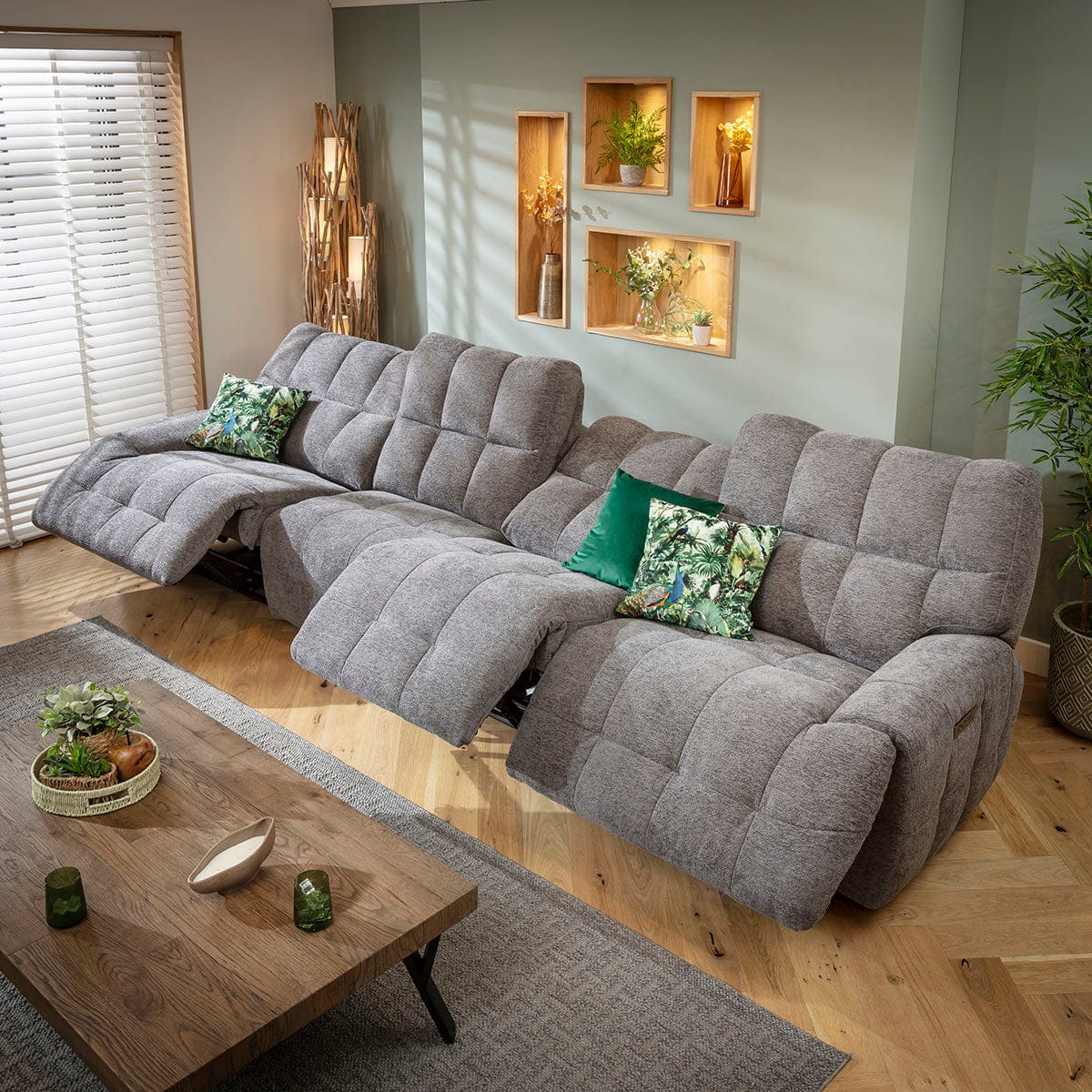 Luca Modern 4 Seater Quad Electric Recliner Sofa Charcoal Chenille 370cm 16R2