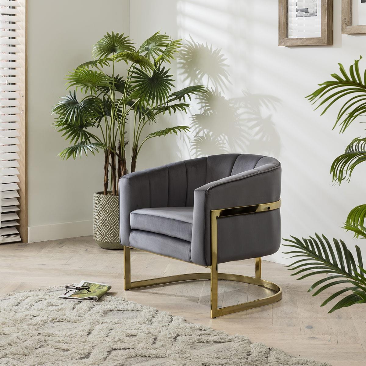 Quatropi Accent Chair Grey Velvet Tufted Curved Back on Gold Frame