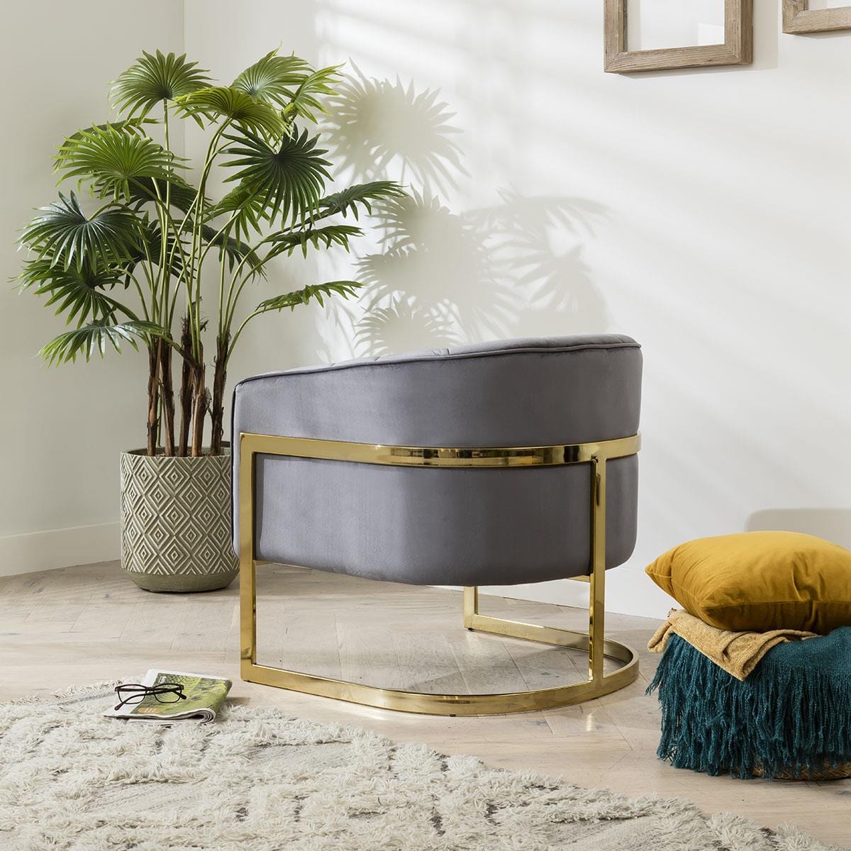 Quatropi Accent Chair Grey Velvet Tufted Curved Back on Gold Frame