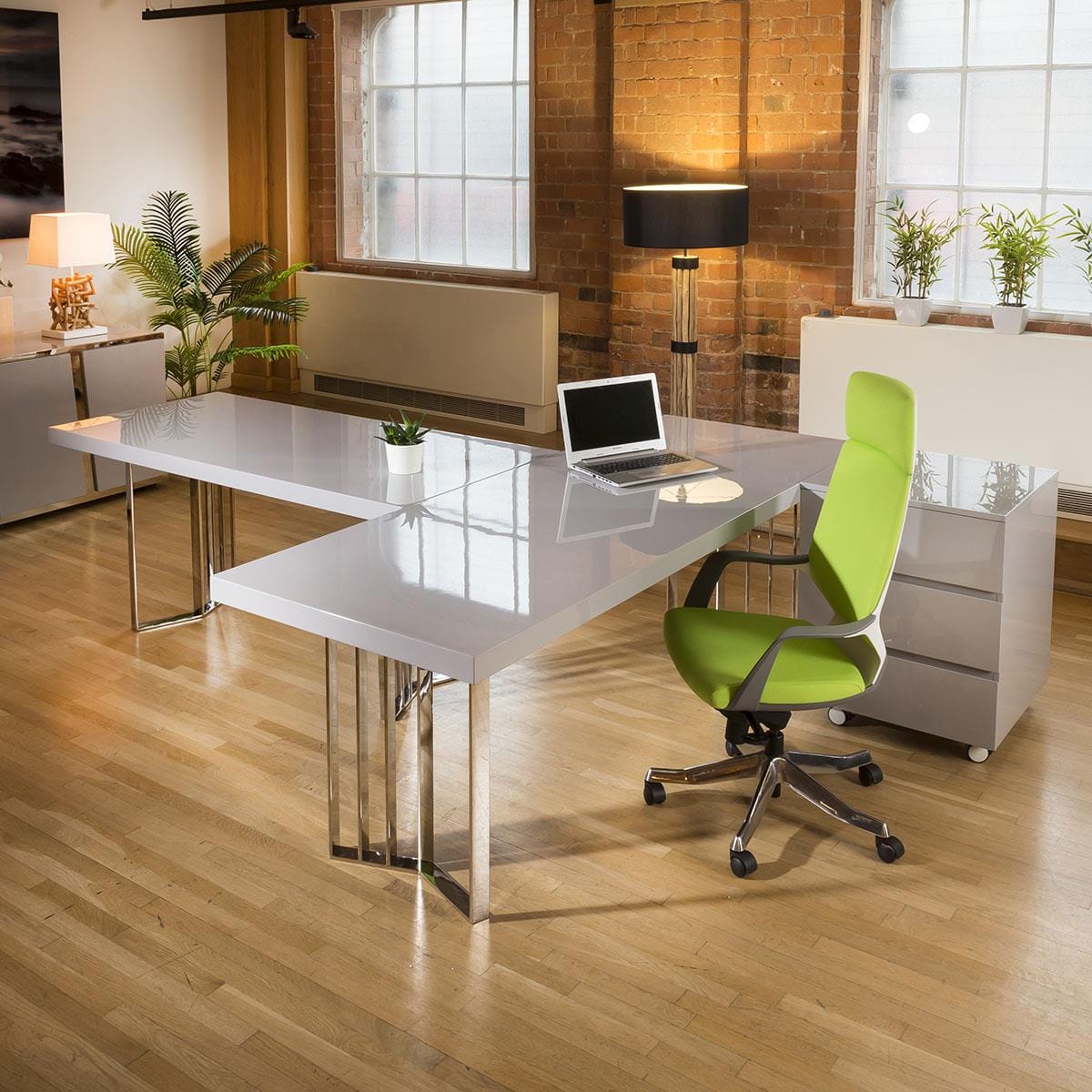 Quatropi Designer Linea Chest Of 3 Drawer Grey Gloss 3 Drawers & Wheels