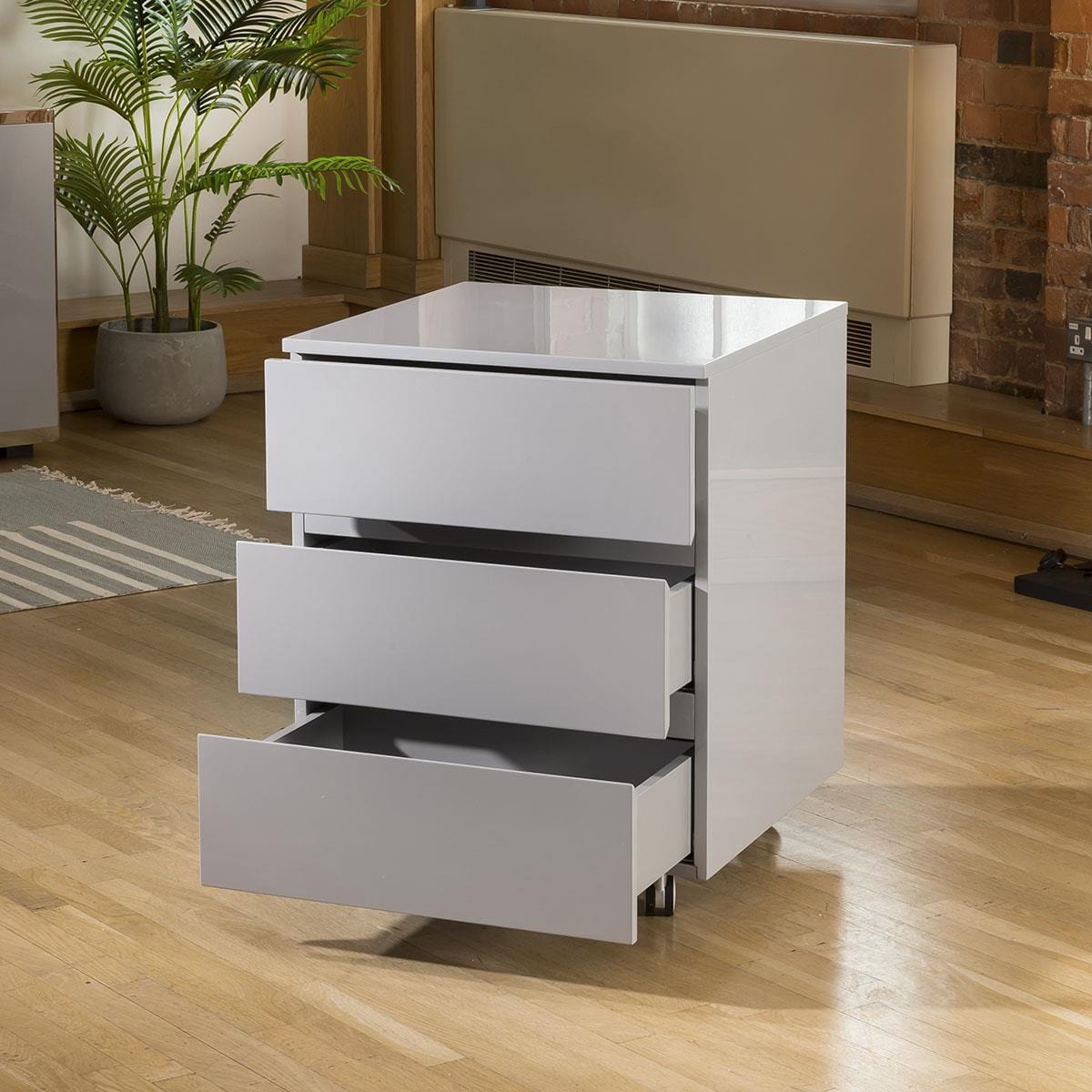 Quatropi Designer Linea Chest Of 3 Drawer Grey Gloss 3 Drawers & Wheels