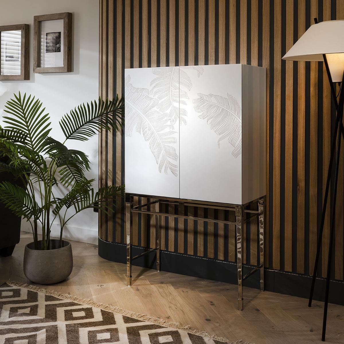 Quatropi Display Case 80cm Wide White - Handcarved Wood With Tropical Pattern