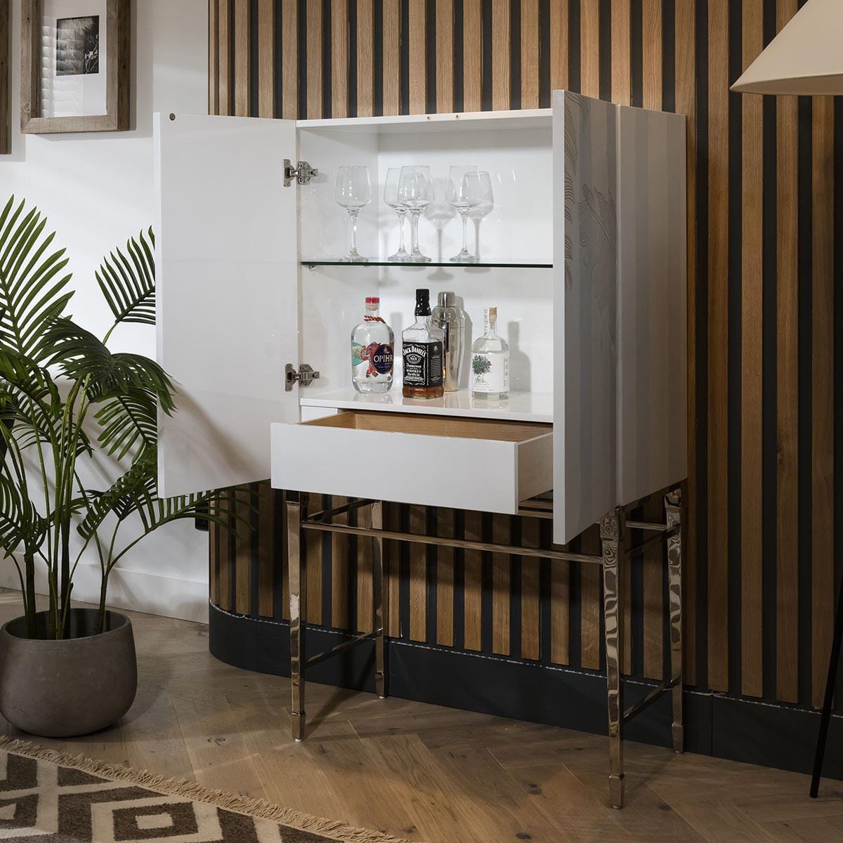 Quatropi Display Case 80cm Wide White - Handcarved Wood With Tropical Pattern