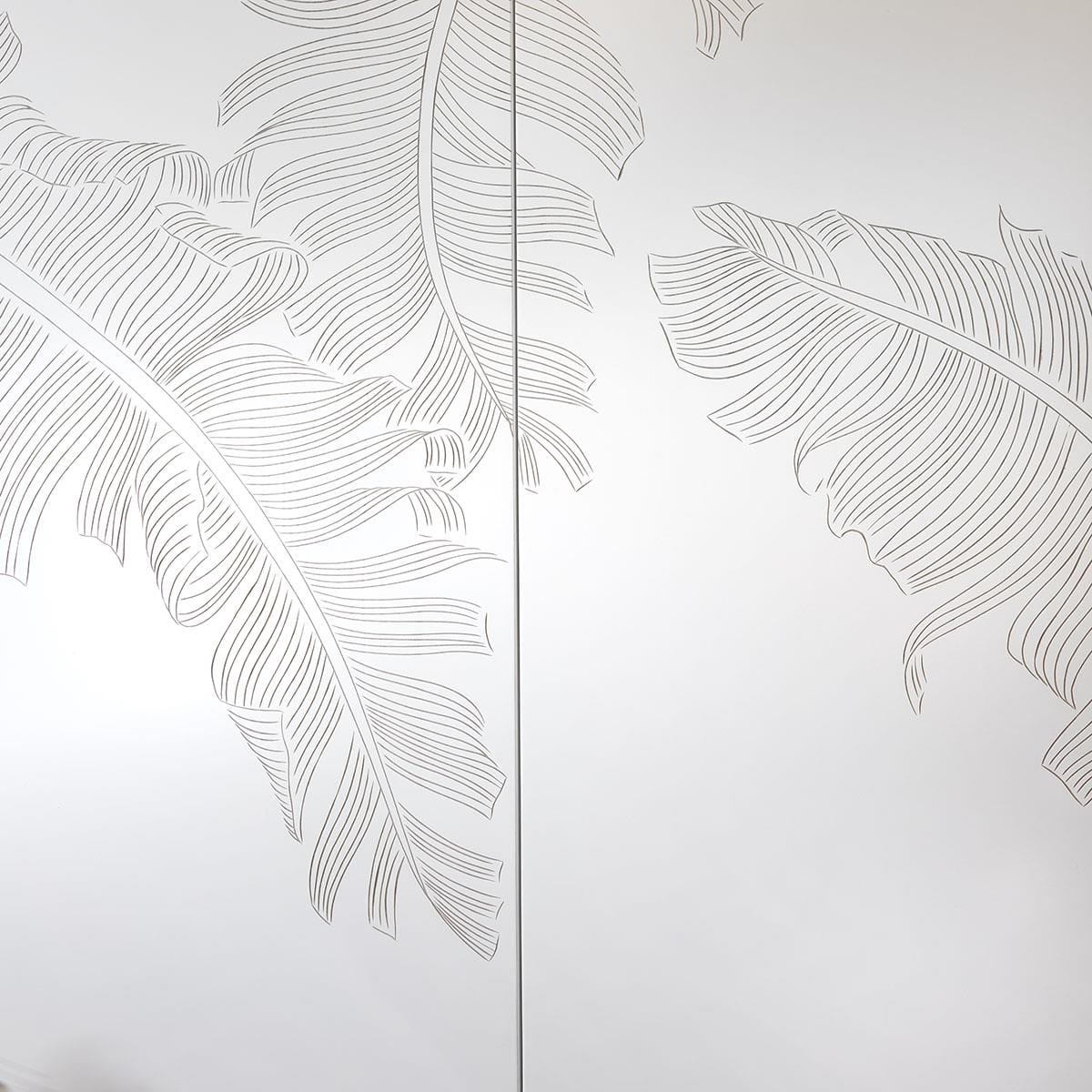 Quatropi Display Case 80cm Wide White - Handcarved Wood With Tropical Pattern