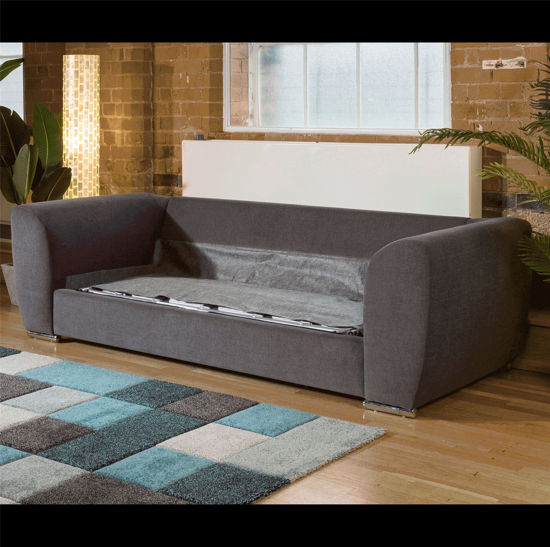 Quatropi Modern Large 2400mm wide 3 Seater Settee / Sofabed with arms