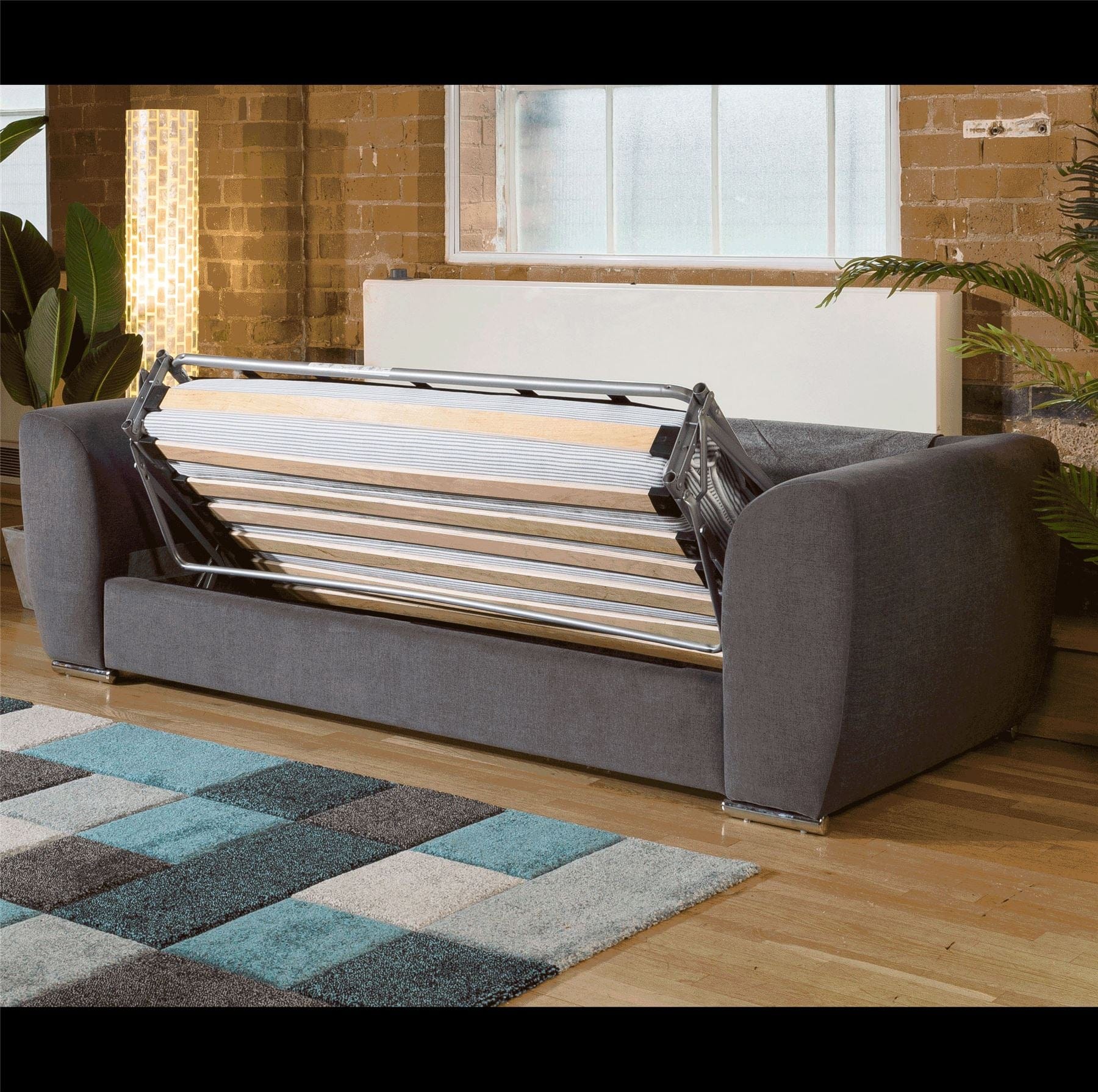 Quatropi Modern Large 2400mm wide 3 Seater Settee / Sofabed with arms