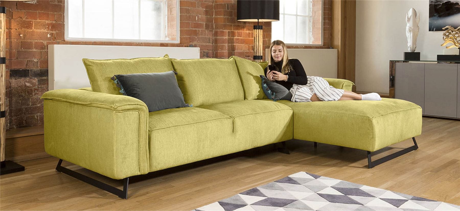 Large Luxury Effie L Shaped Sofa with Chaise Many Fabrics 3.0 x 1.9m LH