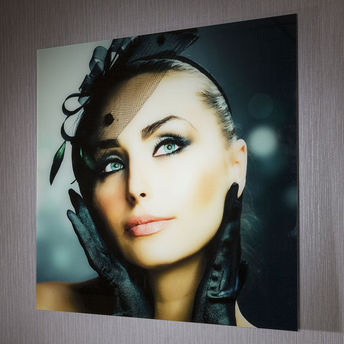 Stunning Large 1m x 1m Photo Art On Acrylic. Female Portrait GN6138